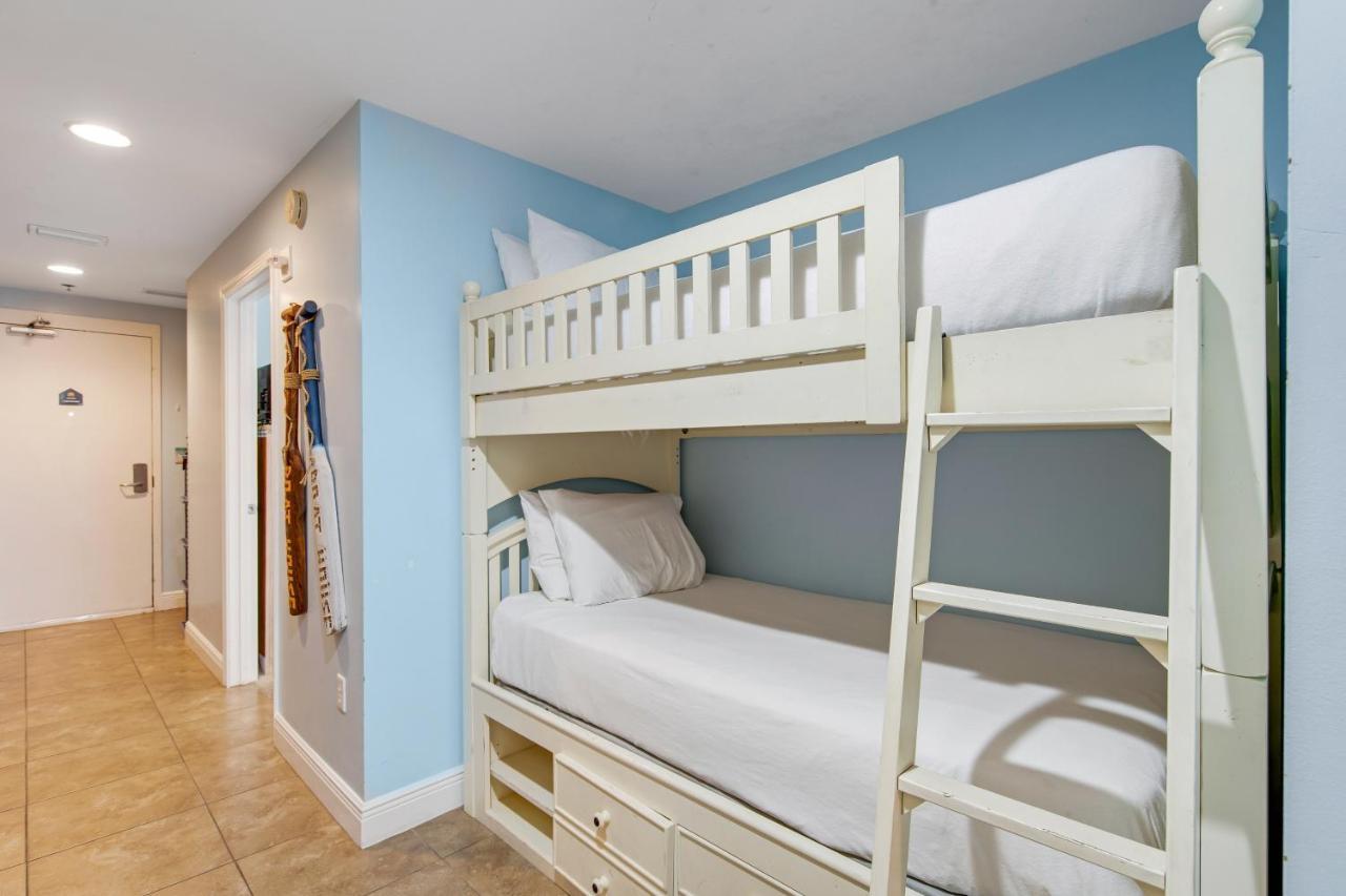 Sterling Breeze 1703 Apartment *