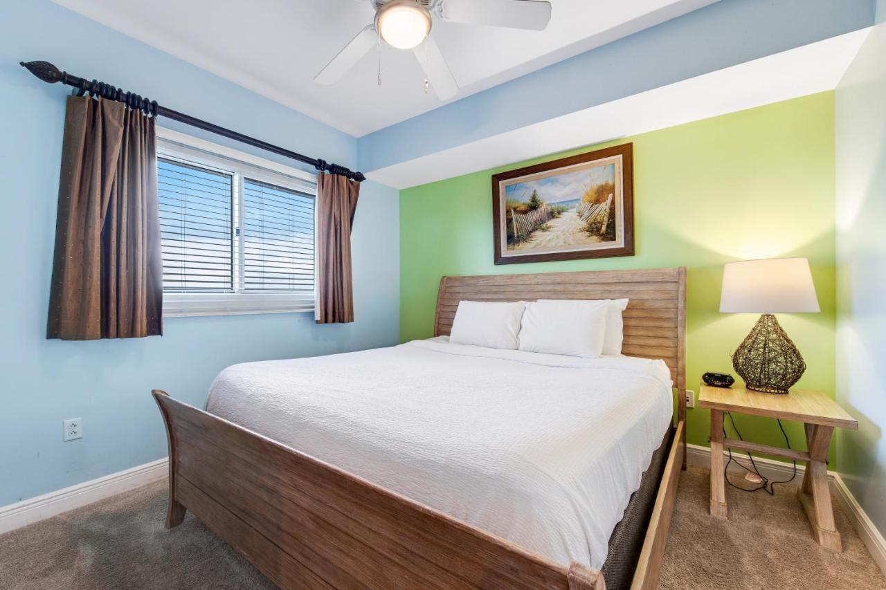Sterling Breeze 1703 Apartment *