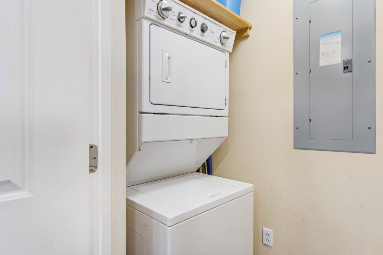 Sterling Breeze 1703 Apartment *